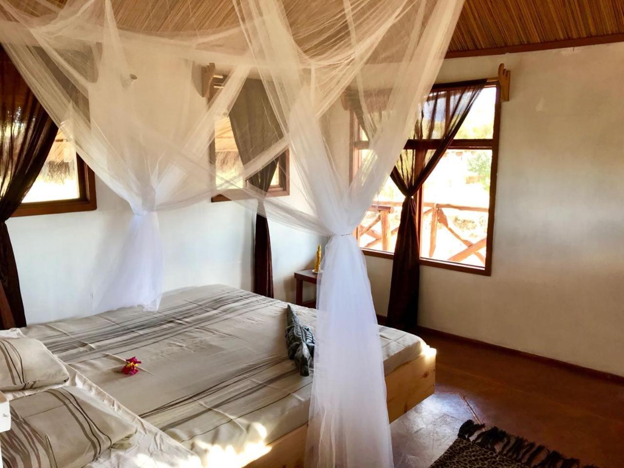Вилла Amboseli Eco Camp Экстерьер фото